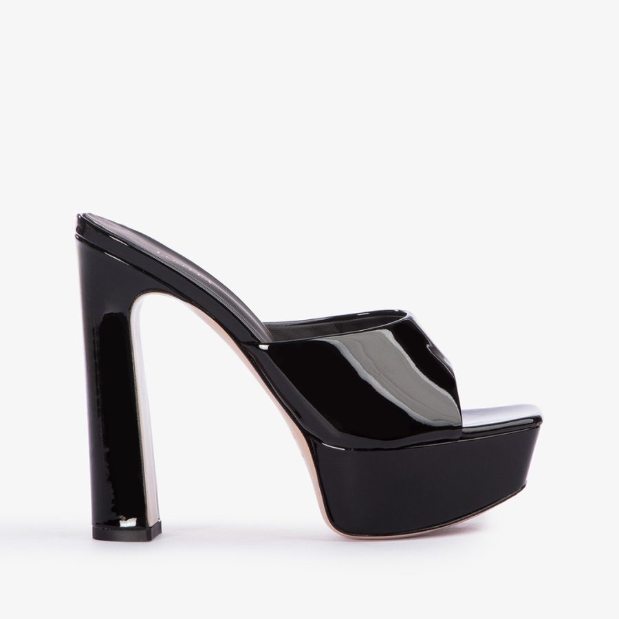 RESORT SANDAL 140 mm-Black patent leather platform sandal